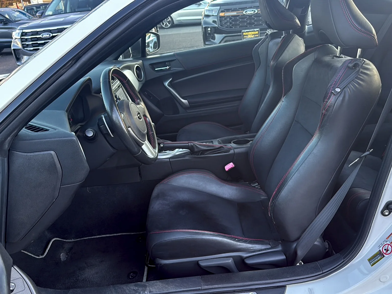 Used 2013 Off-white Subaru Limited image 7