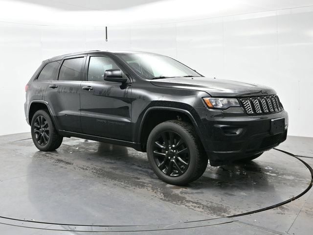 2017 Jeep Grand Cherokee Altitude 4WD's photo