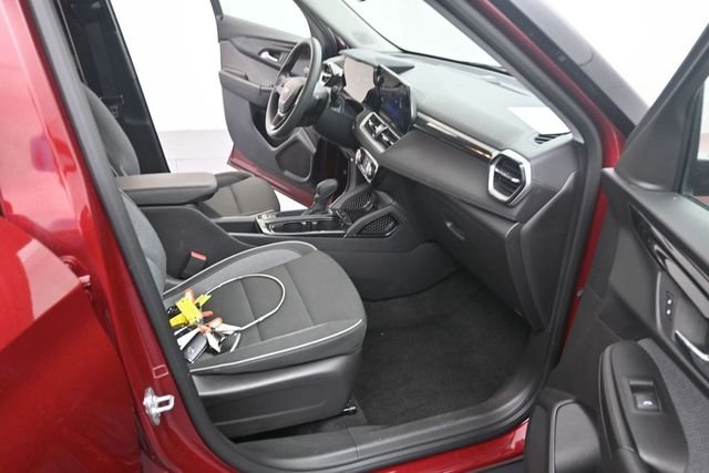 Used 2025 Crimson Chevrolet LT image 17