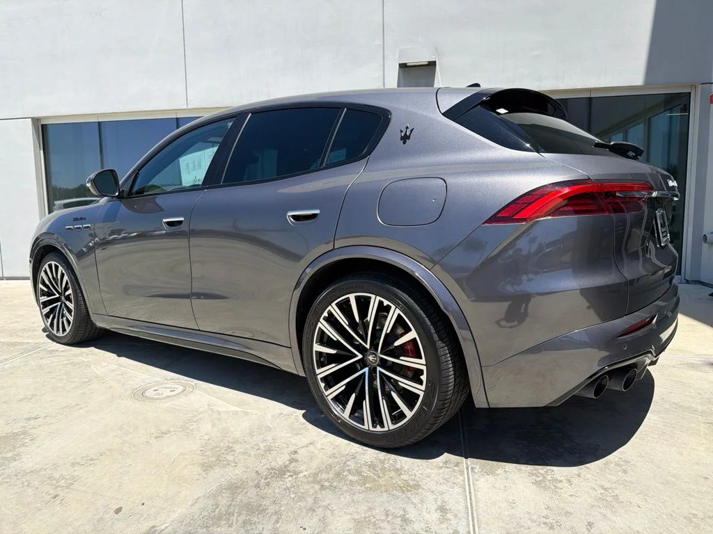Certified Used 2023 Grigio Lava Metallic Maserati Modena image 8