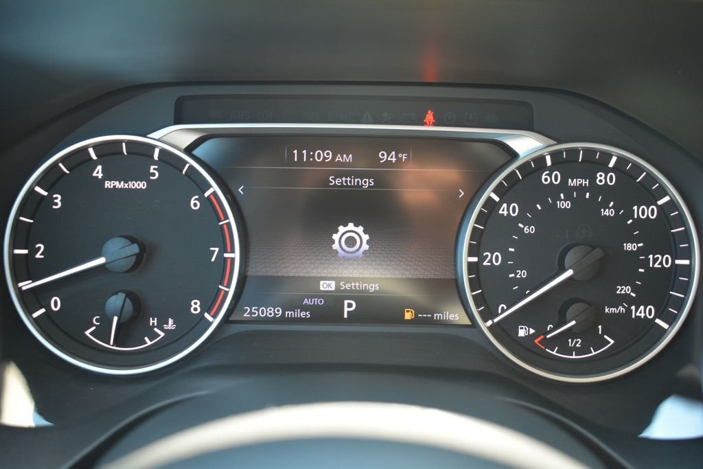 Used 2023 Blue Nissan S image 12