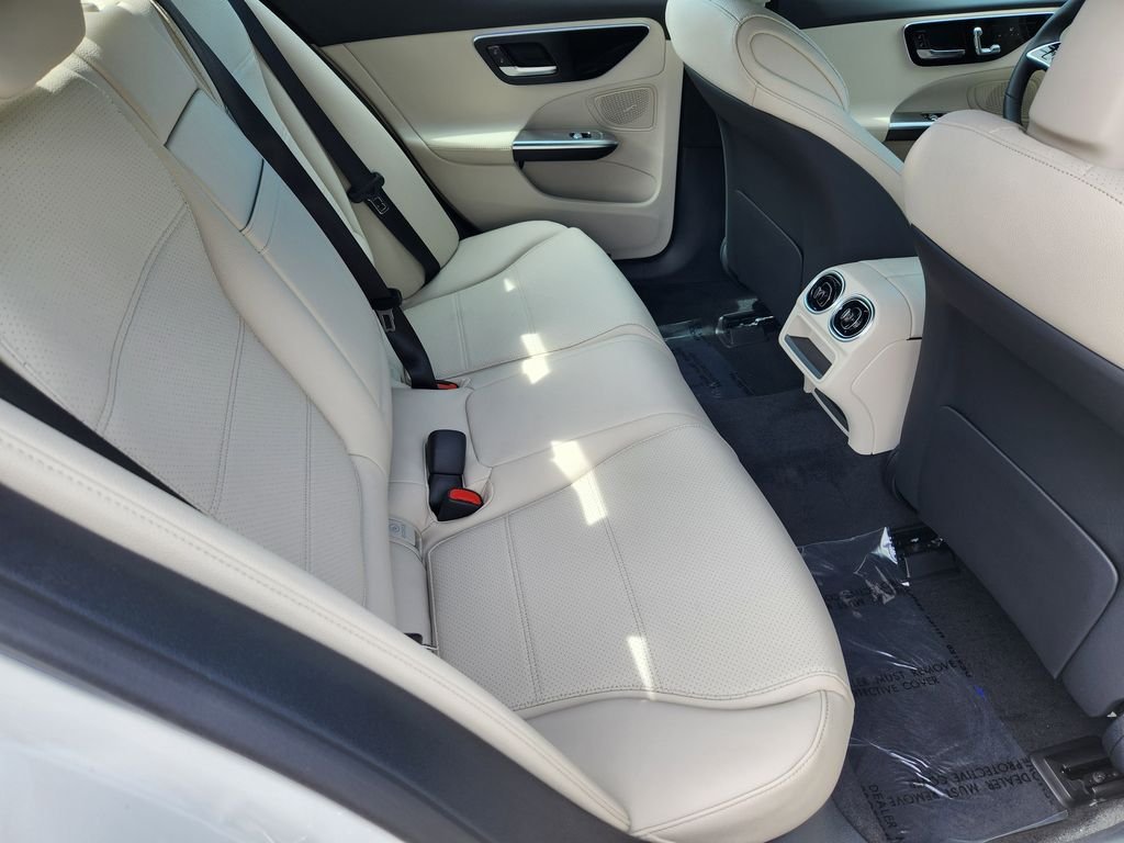 New 2026 Polar White Mercedes-Benz C300 4MATIC® image 18