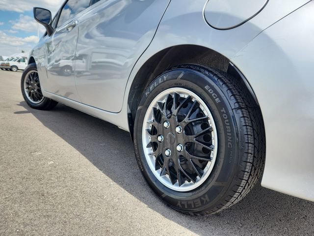 Used 2017 Silver Nissan SV image 17