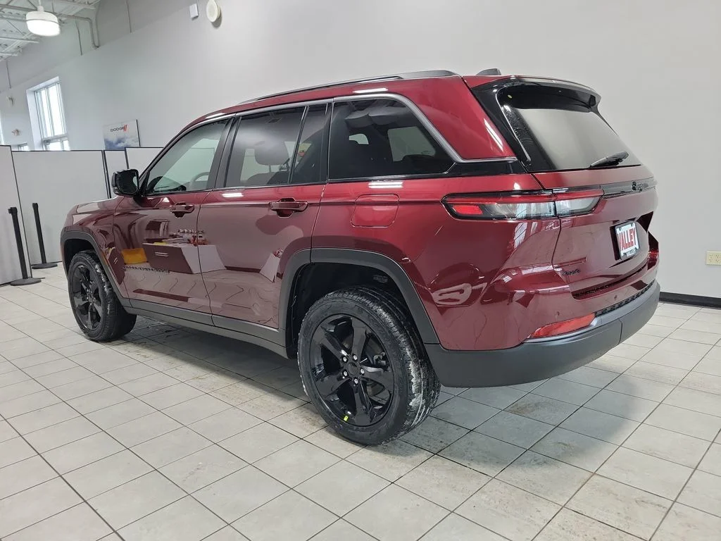 New 2026 Velvet Red Pearl-Coat Exterior Paint Jeep Limited image 4