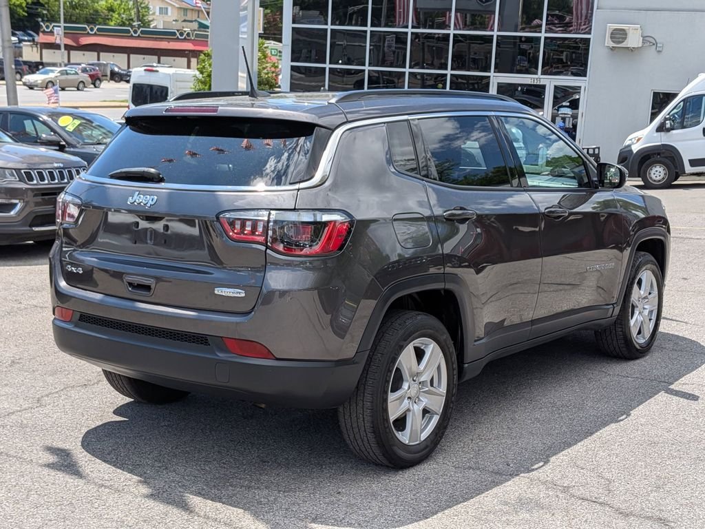 Certified Used 2022 Gray Jeep Latitude image 6