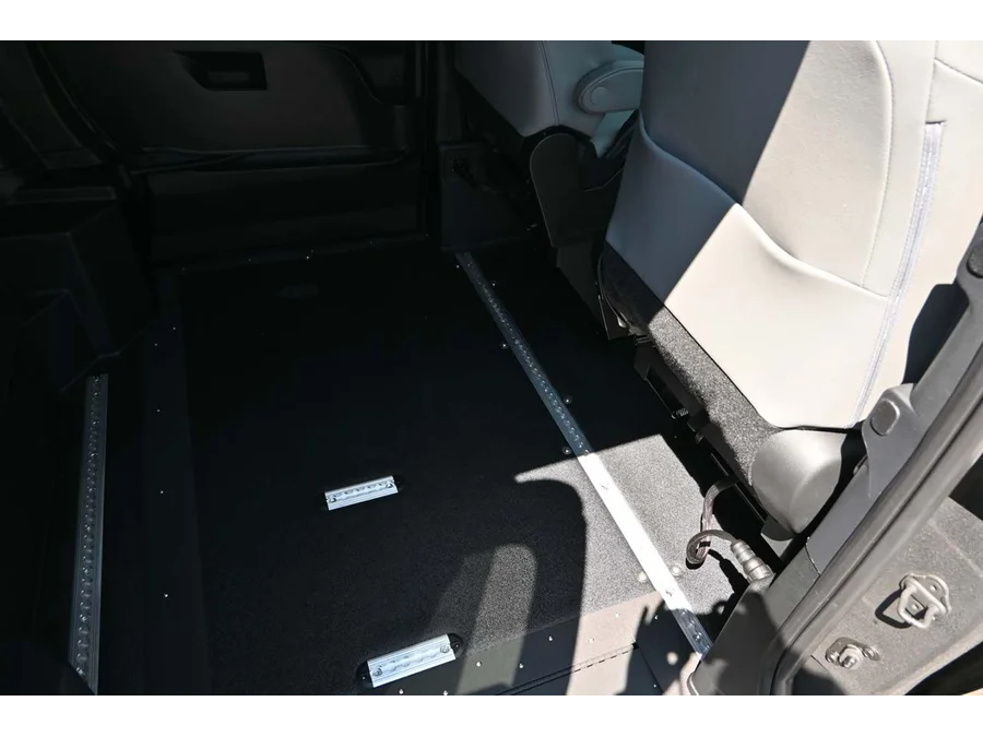 2025 Toyota Sienna XLE - Photo 19