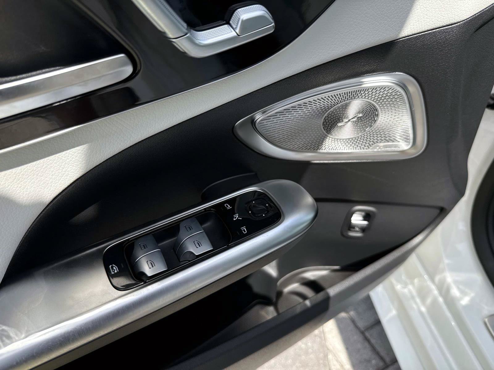 New 2026 Polar White Mercedes-Benz C 300 Sedan image 18