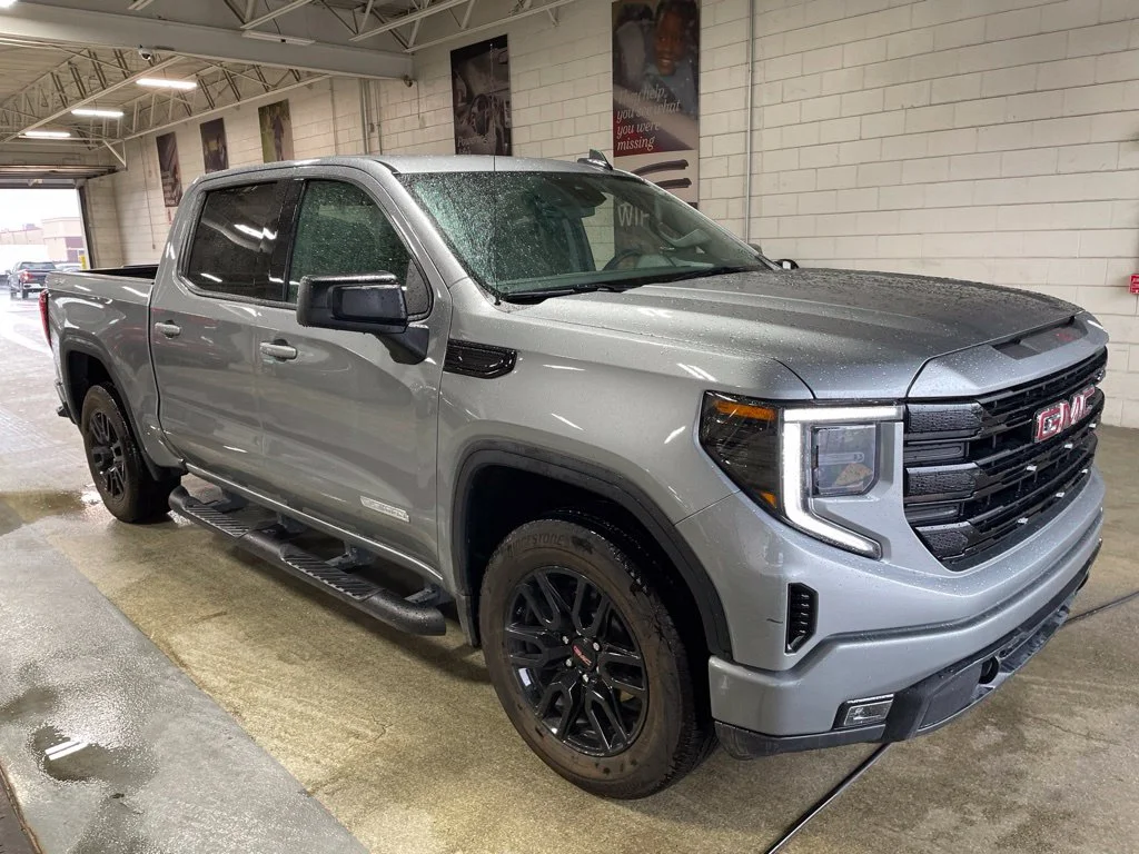 Used 2024 Silver GMC Elevation image 8