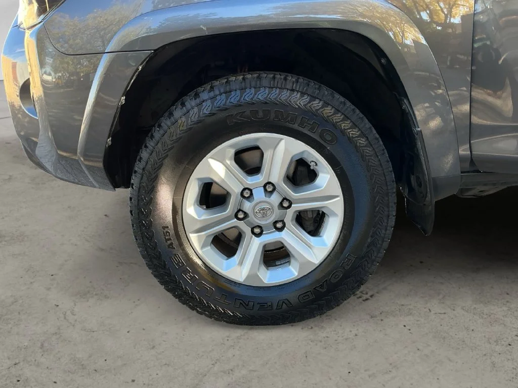 Used 2015 Gray Toyota SR5 image 13