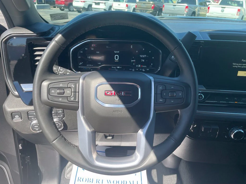 Used 2025 Onyx Black GMC SLT image 21
