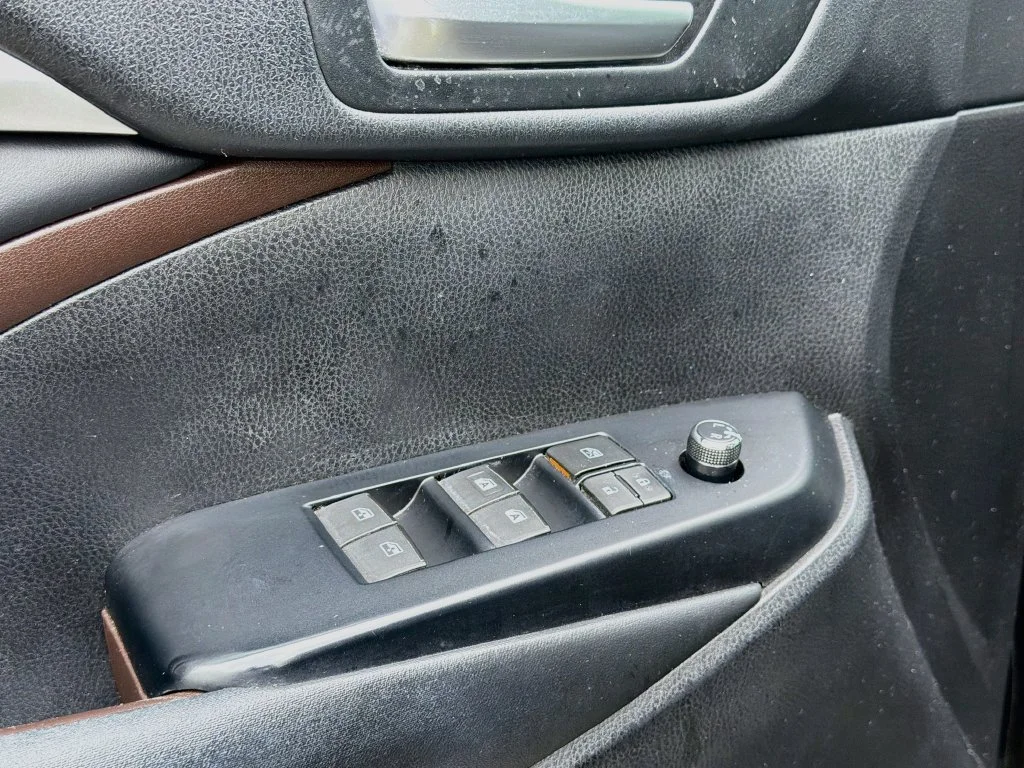 Used 2019 Black Toyota XLE image 18