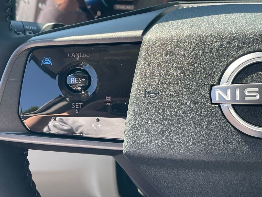 New 2026 Everest White Pearl Tricoat Nissan SL image 17
