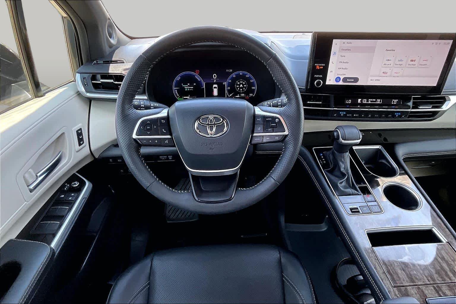 Used 2025 Magnetic Gray Metallic Toyota Platinum image 6