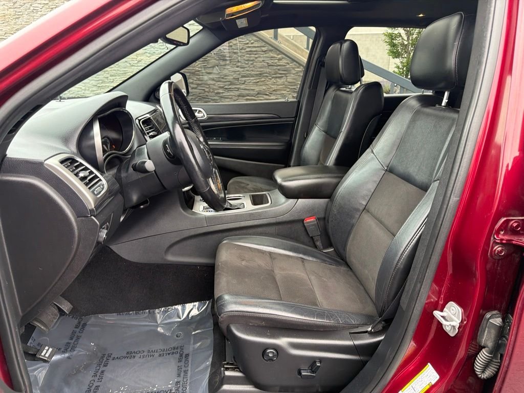 Used 2020 Red Jeep Altitude image 10