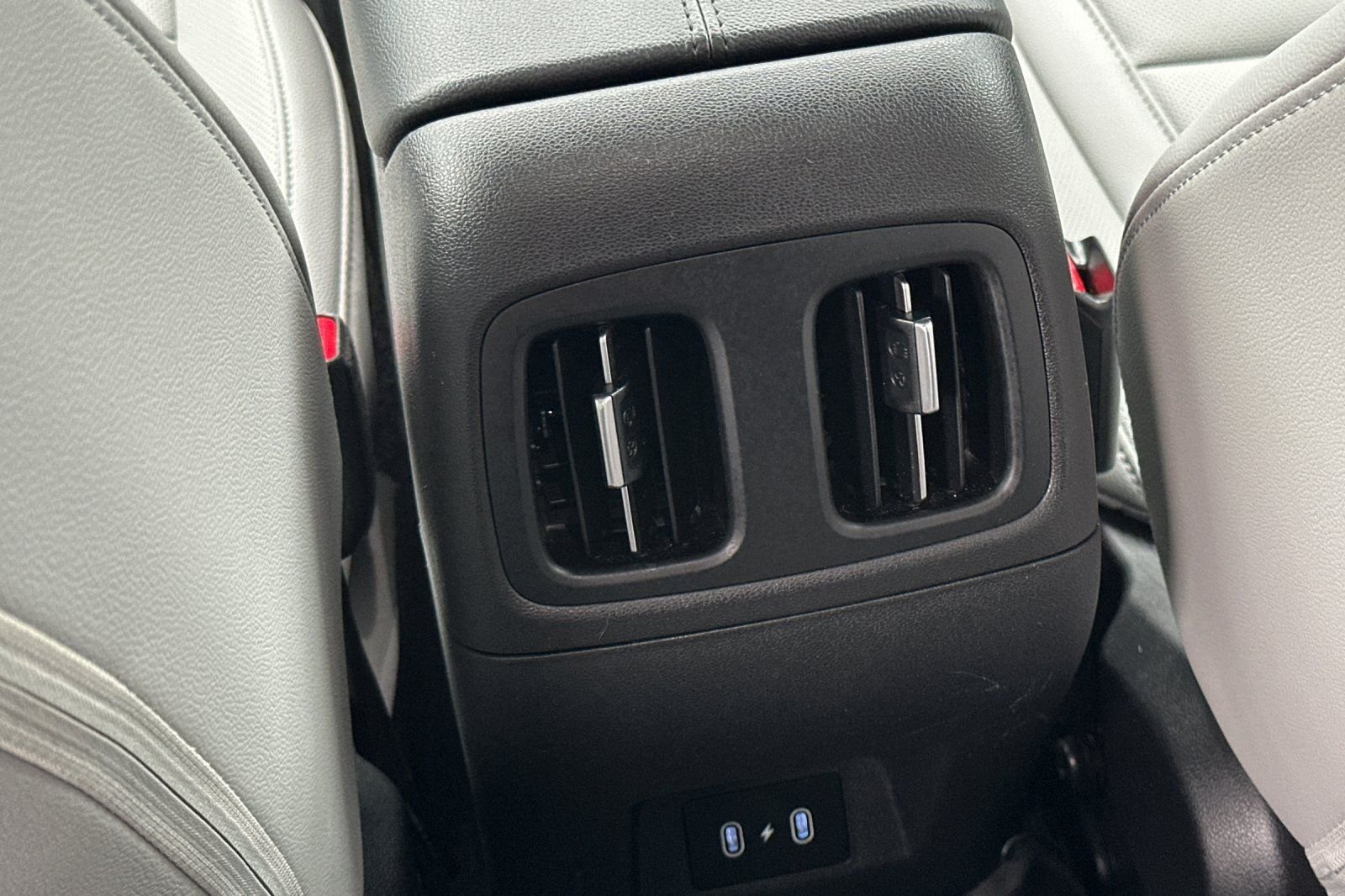 2025 Hyundai Santa Cruz SEL - Photo 13