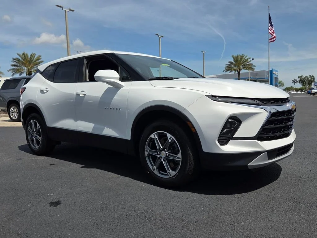 2023 Chevrolet Blazer 2.0T 2LT FWD's photo