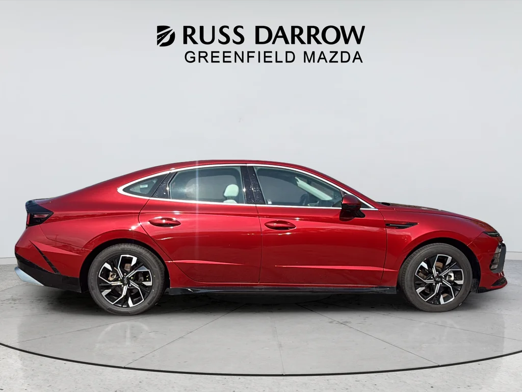 Used 2025 Red Hyundai SEL image 6