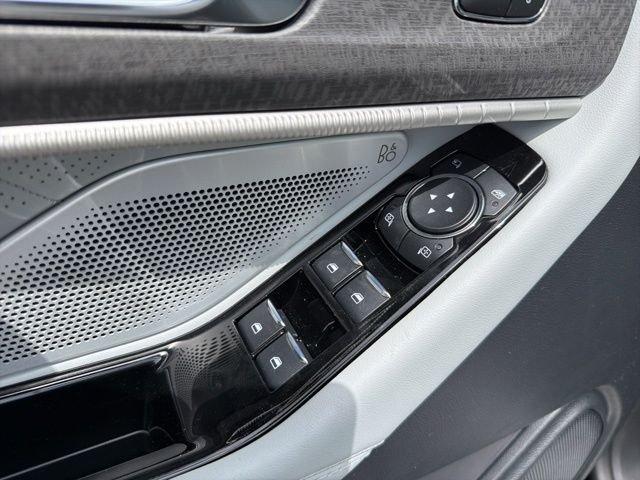 New 2026 Agate Black Metallic Ford Platinum™ image 26