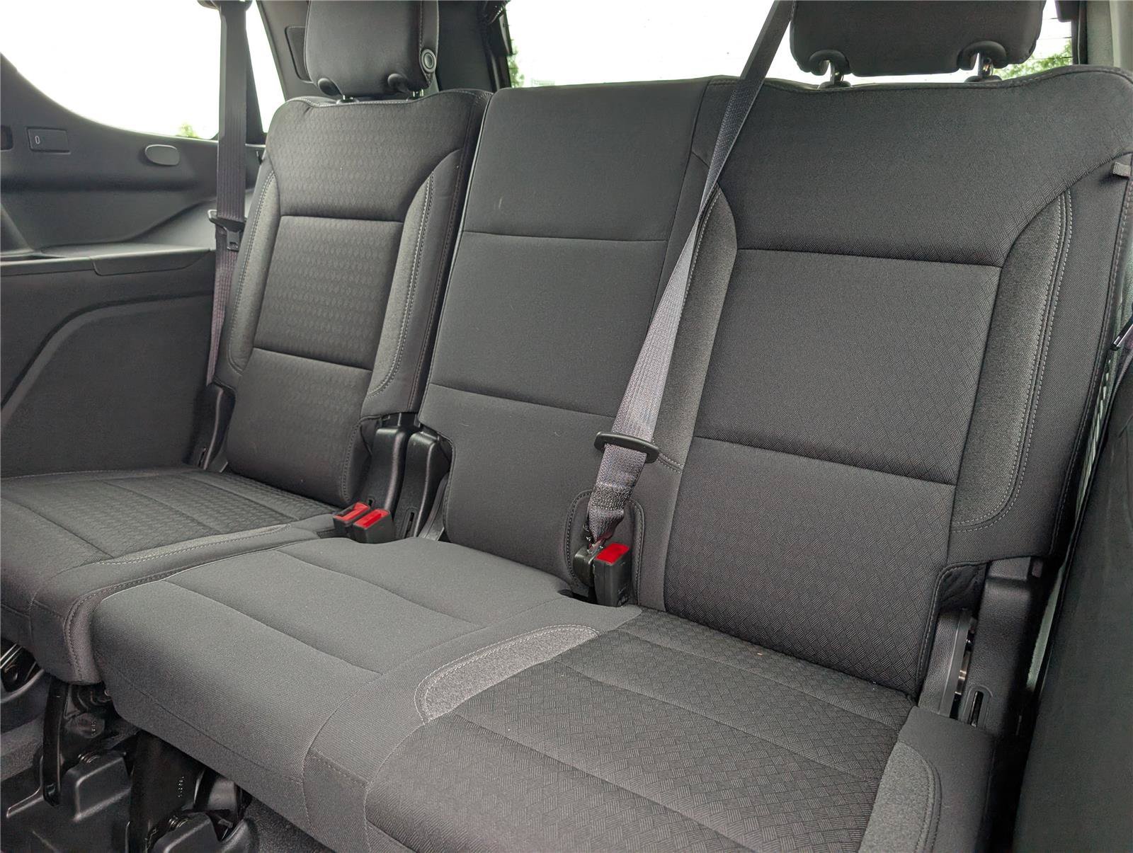 2024 GMC Yukon SLE - Photo 13
