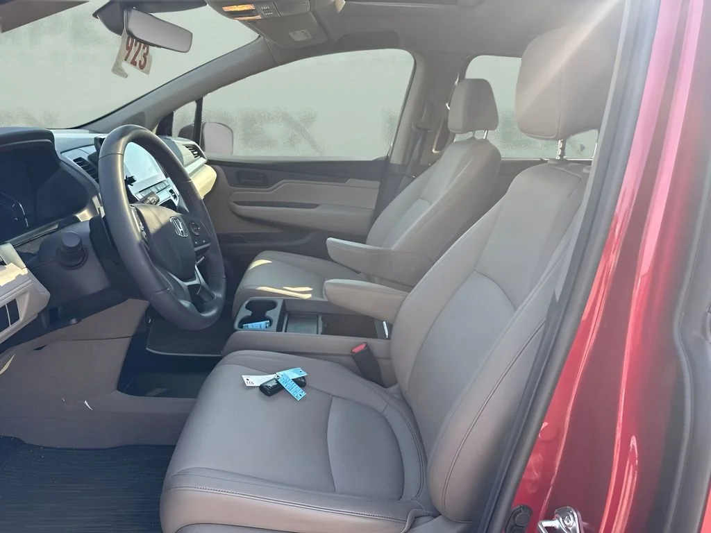 Used 2024 Red Honda EX-L image 7