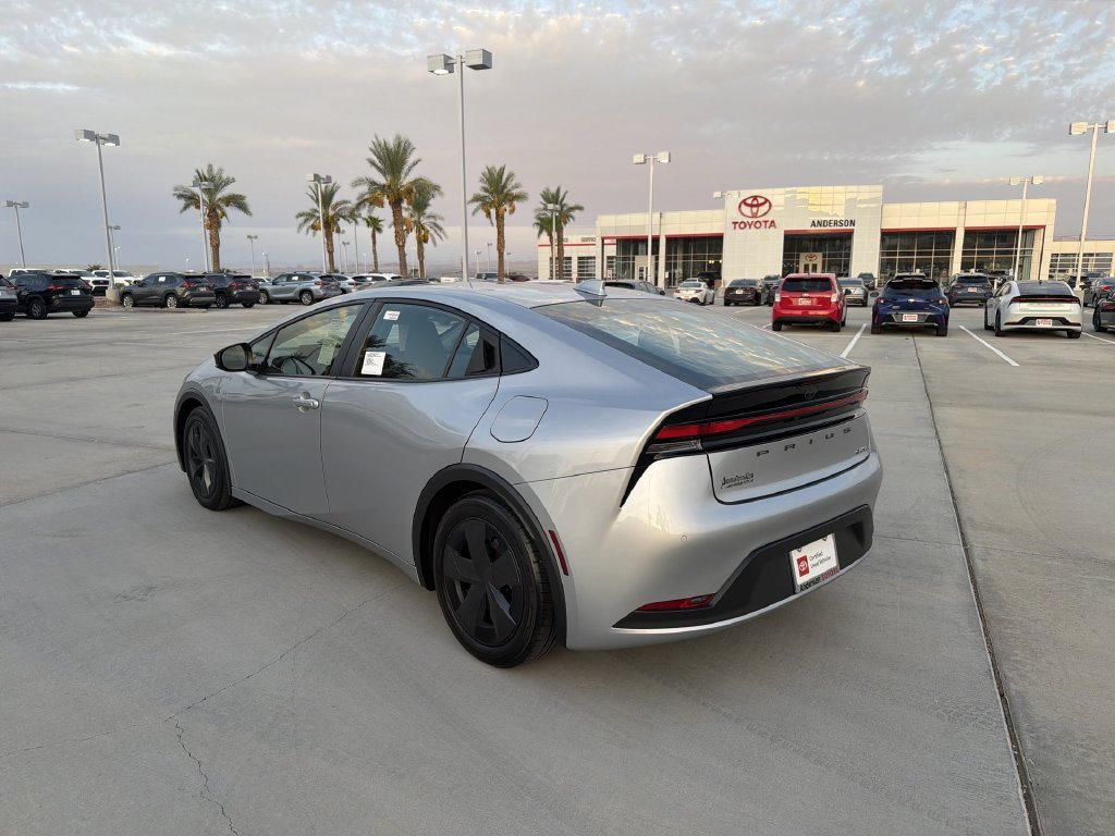 Used 2025  Toyota LE image 7