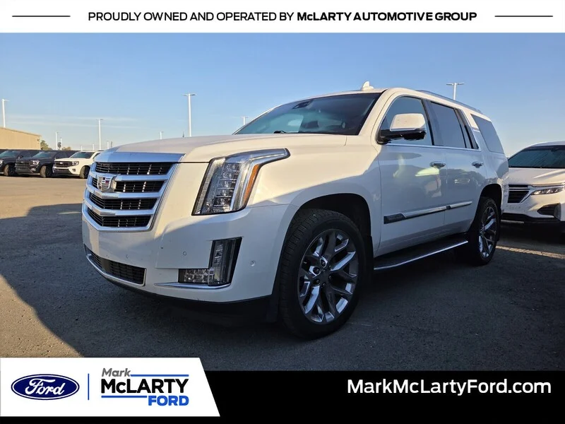 Used 2019 Crystal White CADILLAC PREMIUM LUXURY image 1