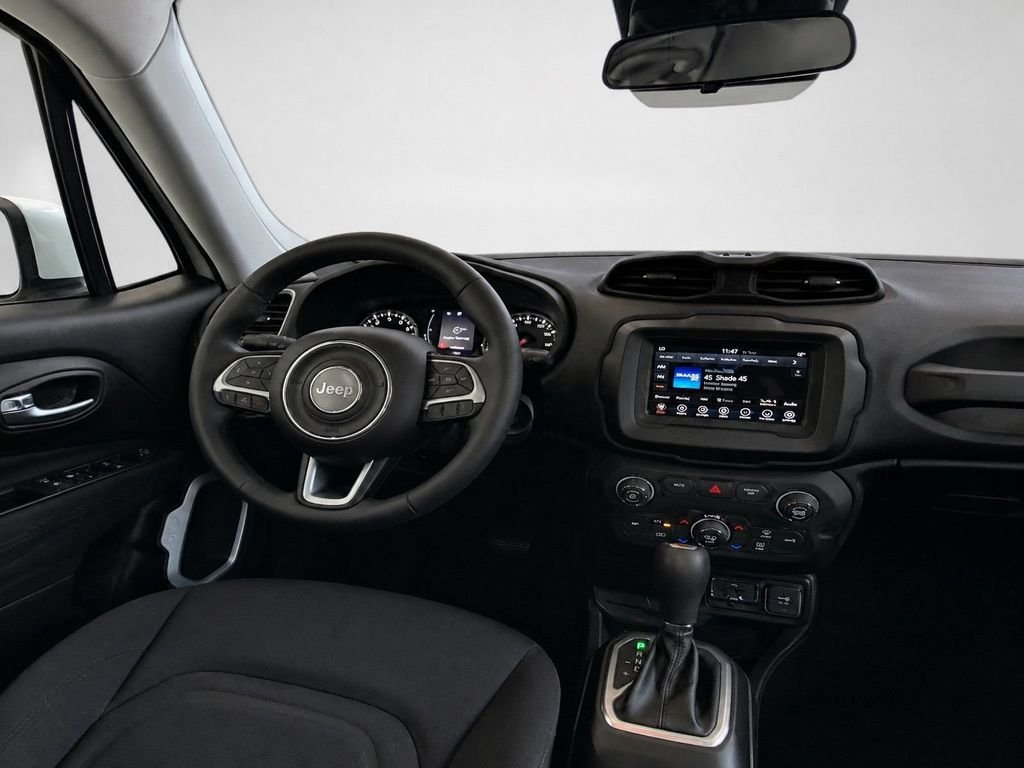 Used 2019 White Jeep Latitude image 27