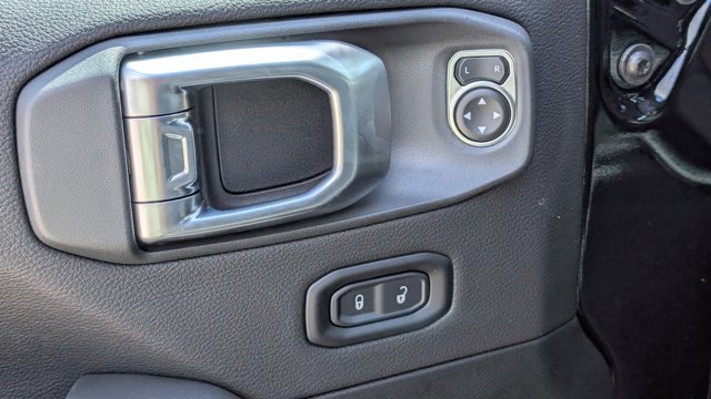 New 2026 Black Clear-Coat Exterior Paint Jeep Sahara image 13