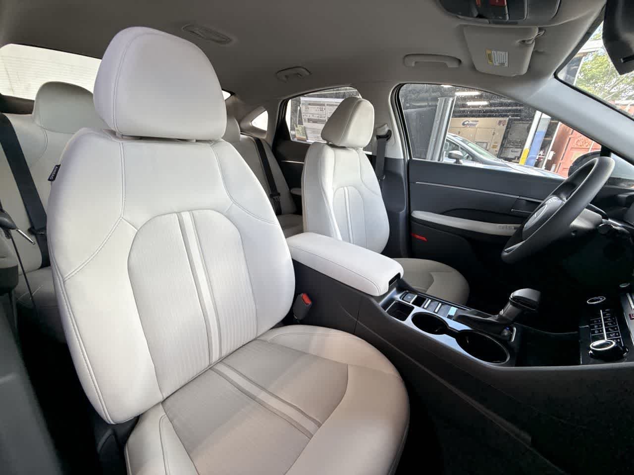 New 2026 Aero Silver Hyundai SE image 27
