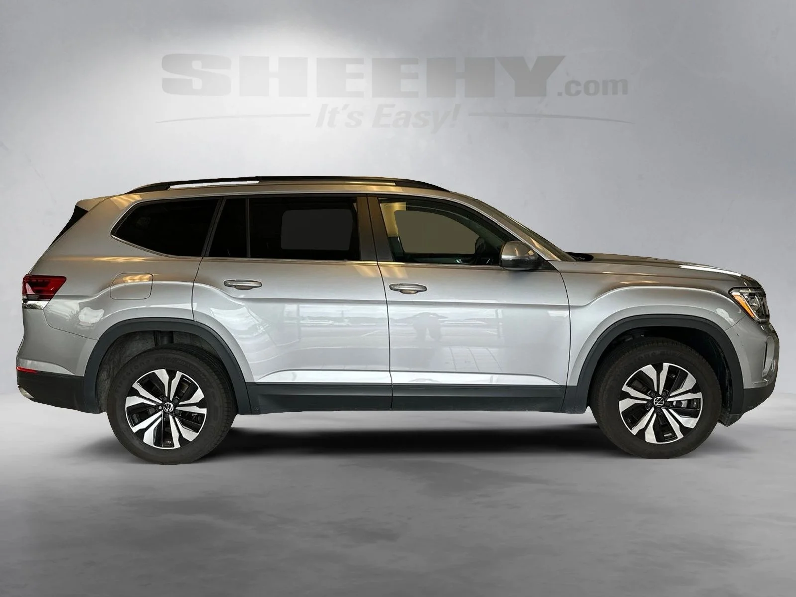 Used 2024 Silver Bird Metallic Volkswagen 2.0T SE image 9