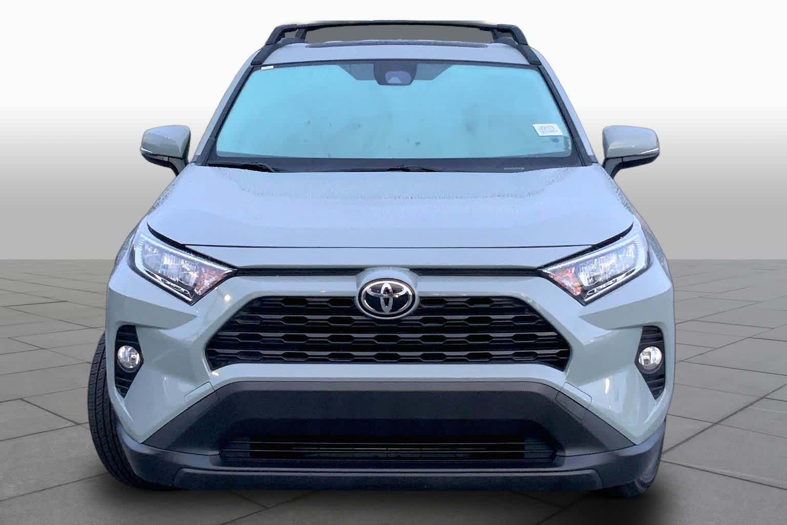 Used 2020 Lunar Rock Toyota XLE image 4