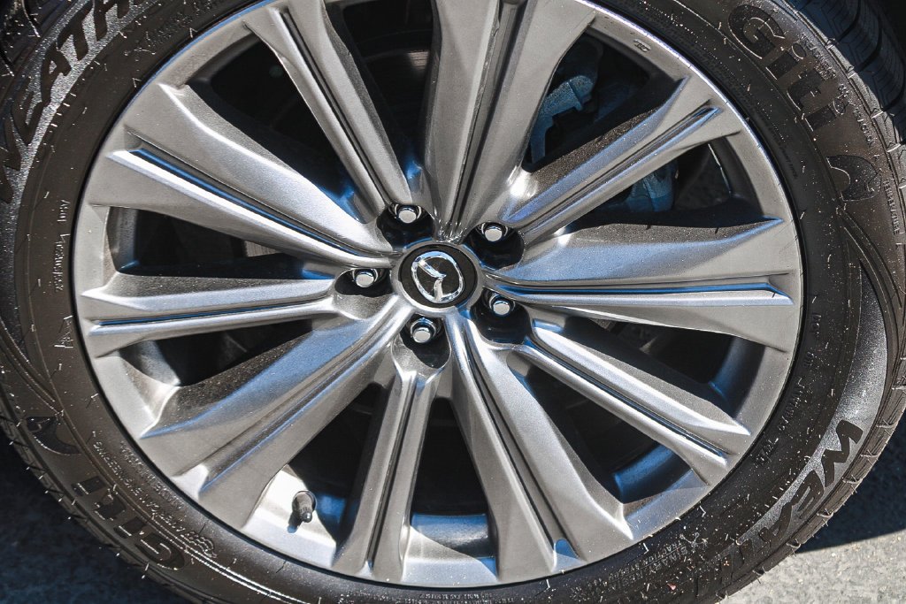 Used 2023 White Mazda Signature image 11