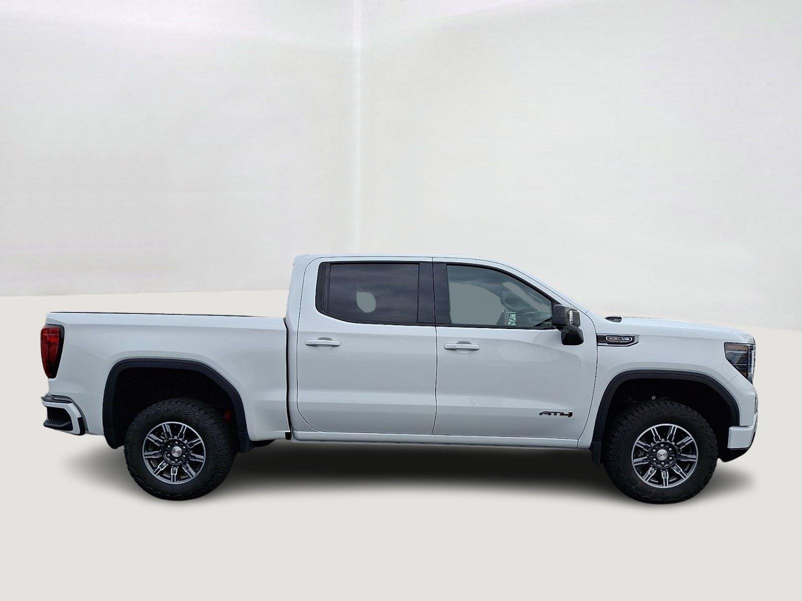 Used 2025 Summit White GMC AT4 image 8
