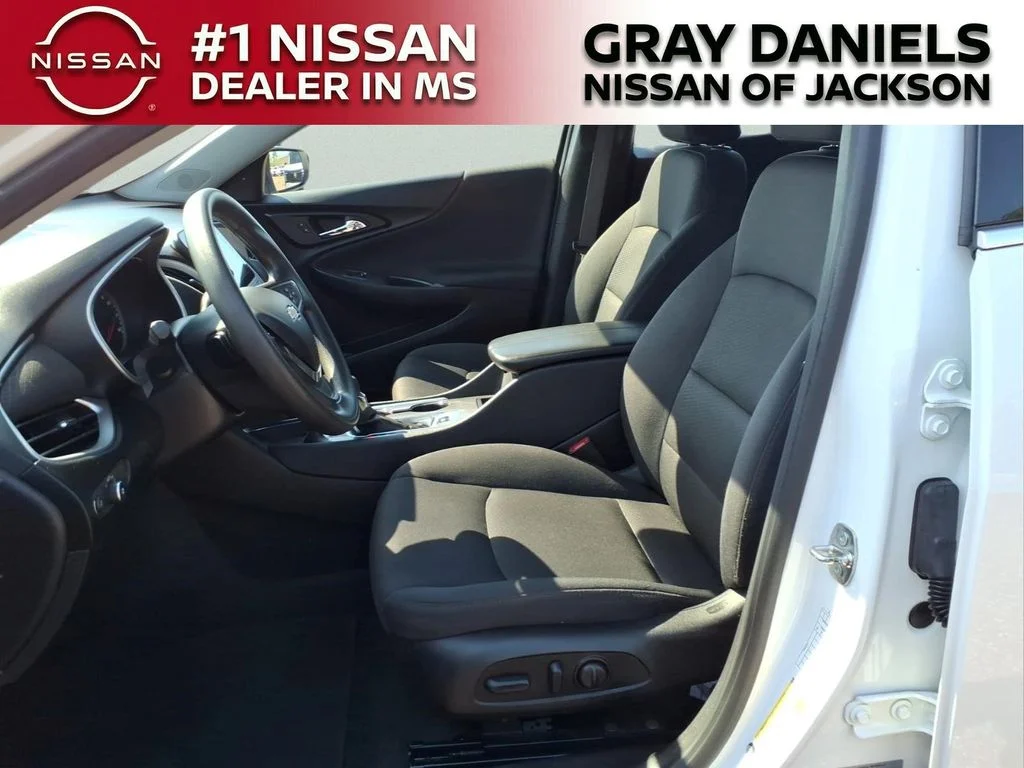 Used 2024 White Chevrolet LT image 23