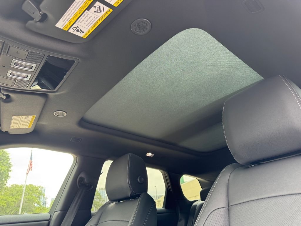 New 2026 Arroios Grey Land Rover  image 11