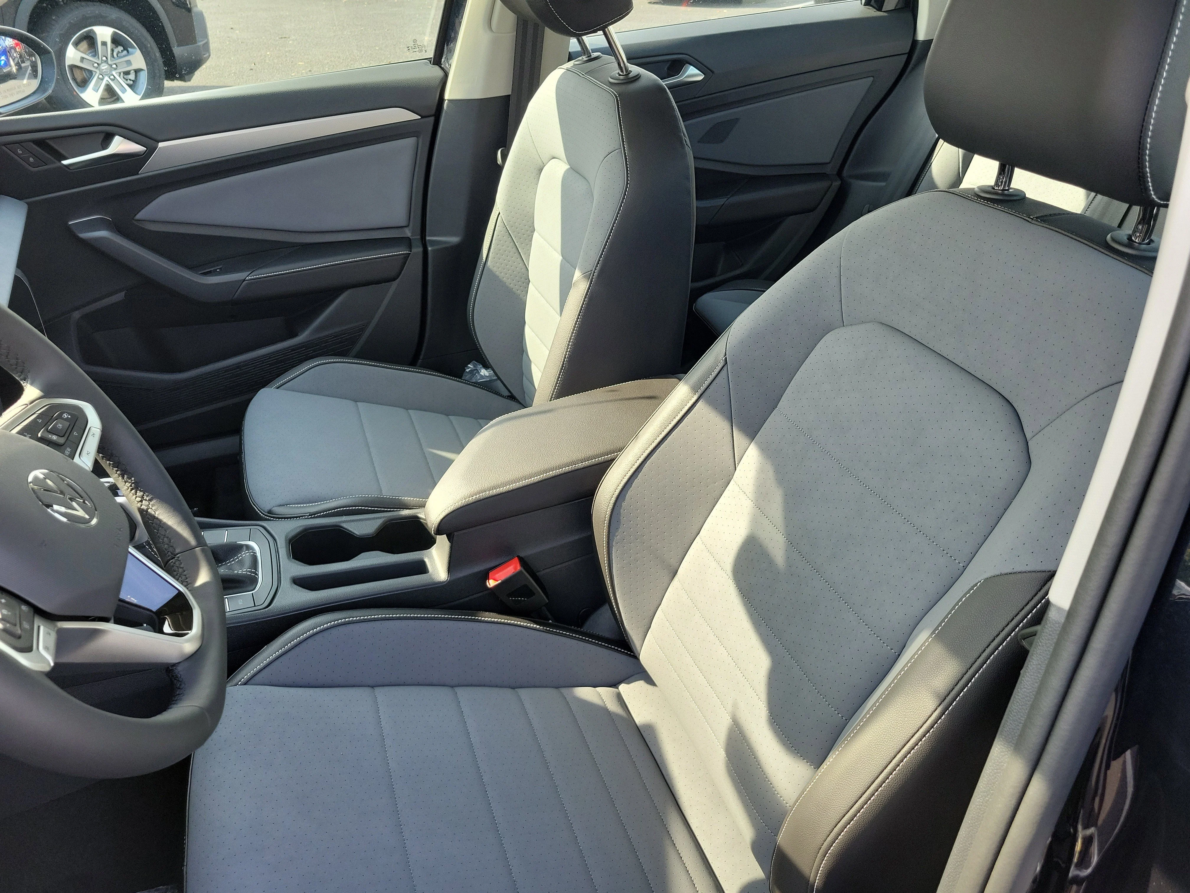 2026 Volkswagen Jetta SE - Photo 18