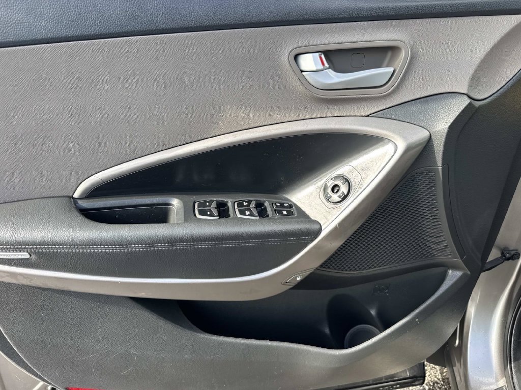 Used 2016 Gray Hyundai 2.4 Base image 16