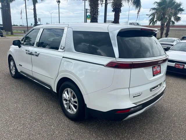 Used 2023 White Kia LX Seat Package image 4