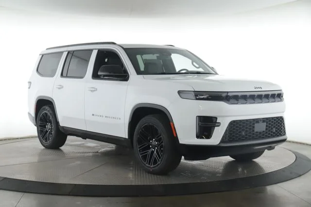 New 2026 Bright White Clear-Coat Exterior Paint Jeep Limited Reserve image 2