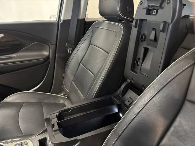 Used 2020 WHITE FROST TRICOAT GMC Denali image 31