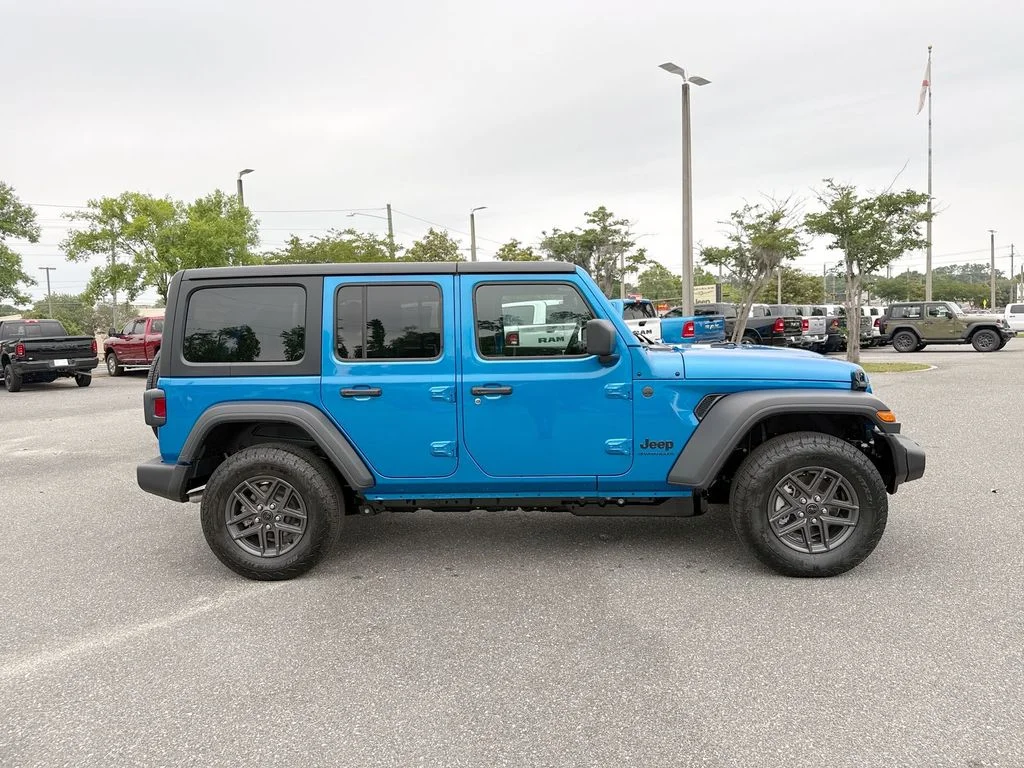 New 2026 Hydro Blue Pearl-Coat Exterior Paint Jeep Sport S image 2