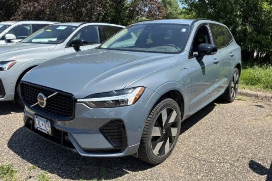 Used 2024 Gray Volvo T8 Plus Dark Theme image 1