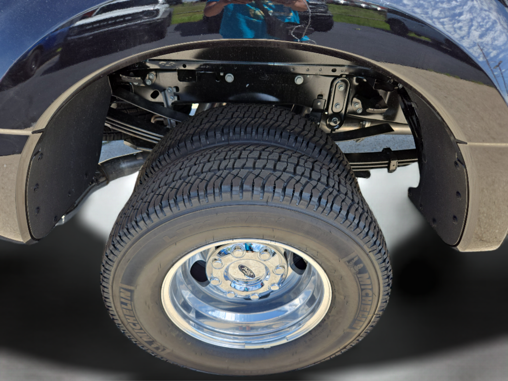 New 2026 Agate Black Metallic Ford F-350® Platinum® image 27