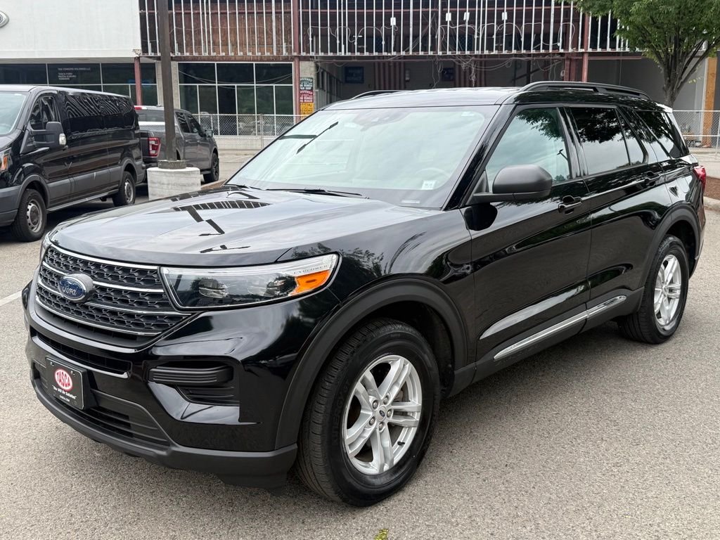 Used 2023 Black Ford XLT image 4