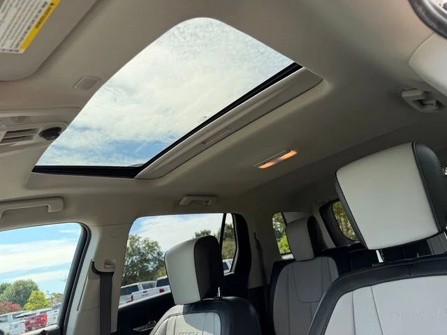 Used 2017 White GMC Denali image 25