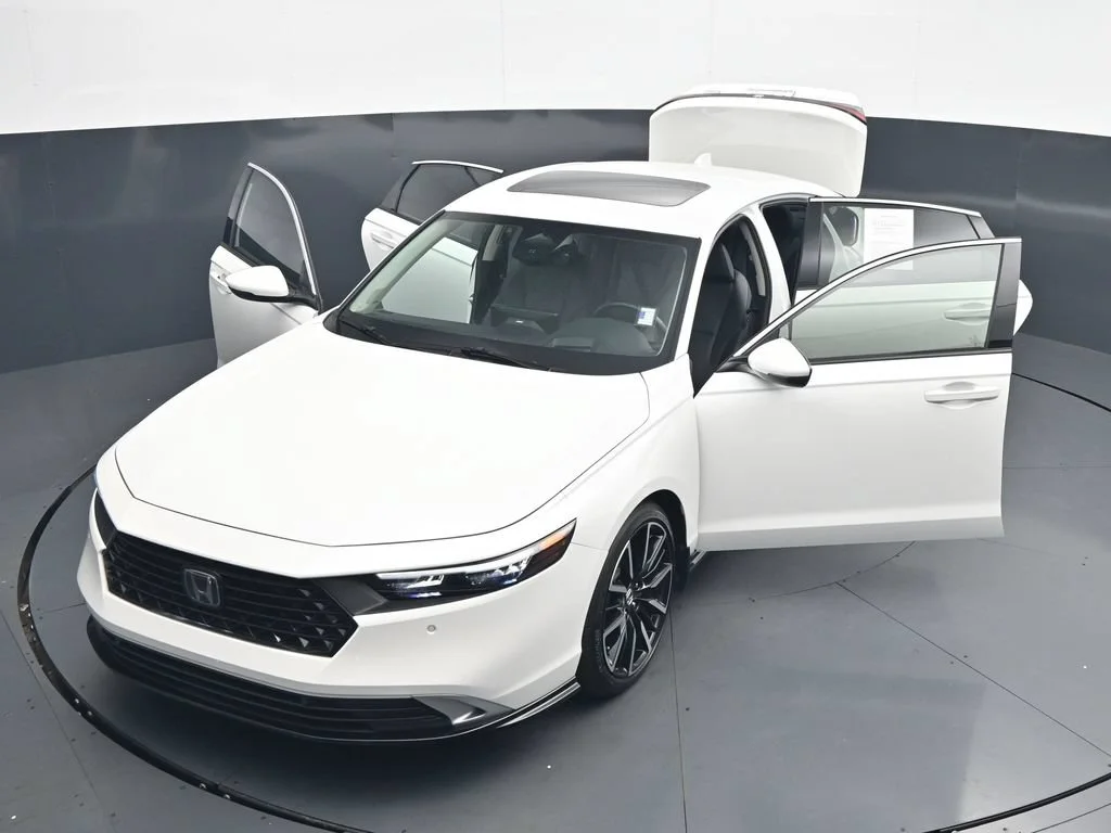 Certified Used 2024 Platinum White Pearl Honda HYBRID TRG image 40