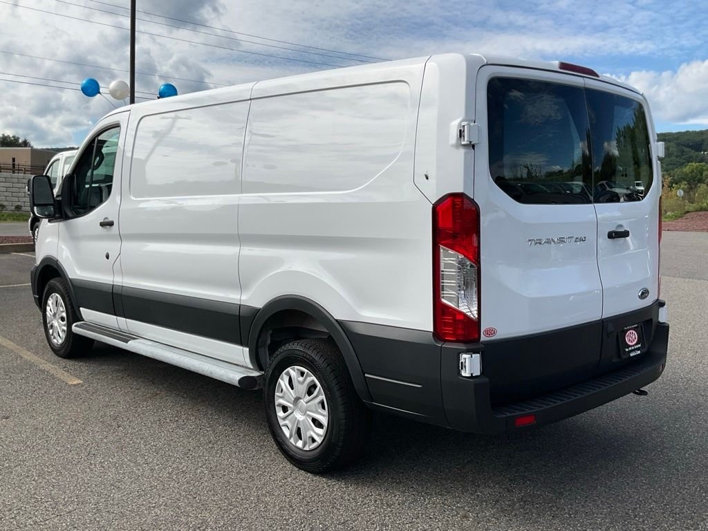Certified Used 2025 Oxford White Ford Base image 21