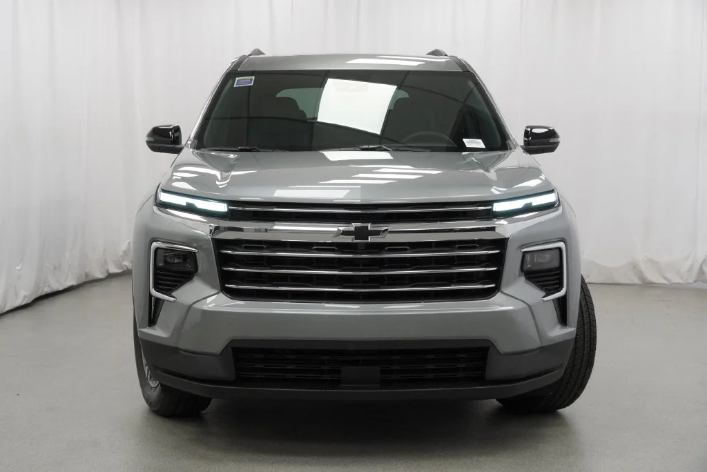 New 2027 Sterling Gray Metallic Chevrolet LT image 33