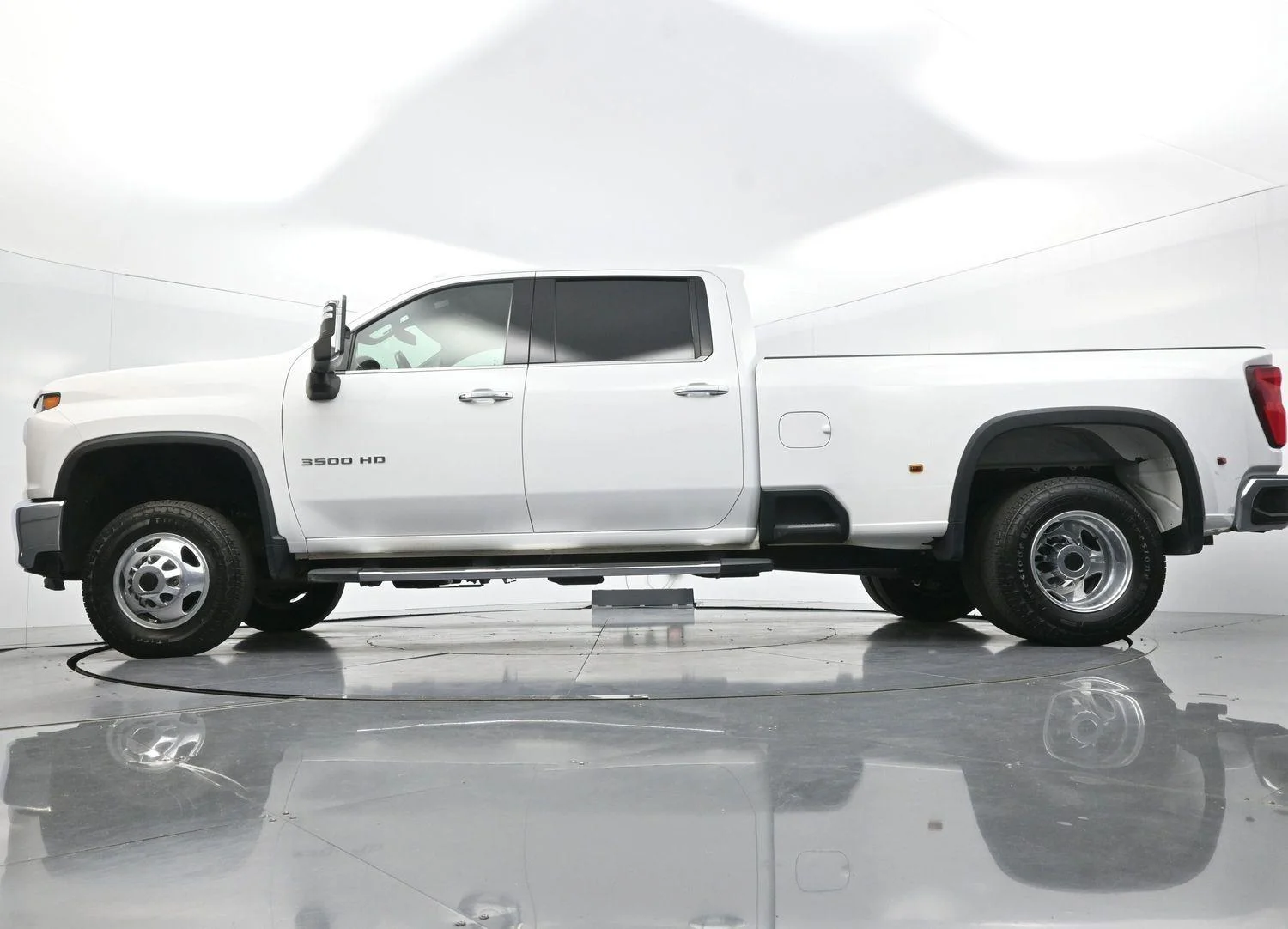 Used 2022 Summit White Chevrolet LTZ image 50