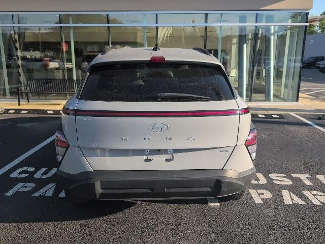 Used 2025 Gray Hyundai SEL image 7